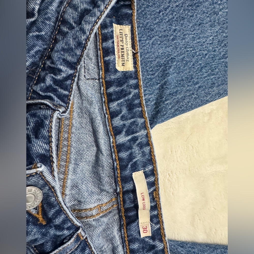 LEVIS LOW CUT LOOSE JEANS - Picture 3 of 3